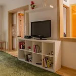 Bubu- Budapest Butterfly\'S